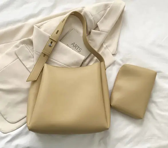 Chic Leather Essential Tote
