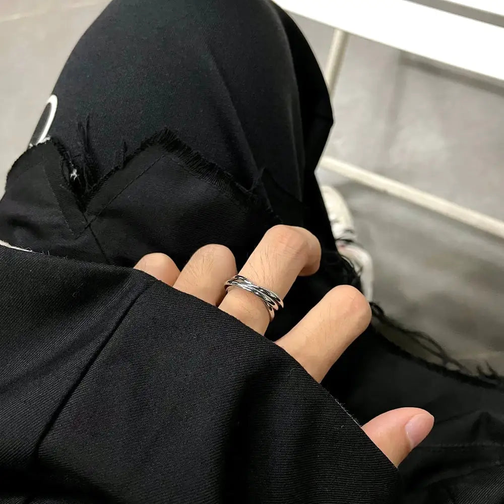 Urban Chic Triple-Link Ring